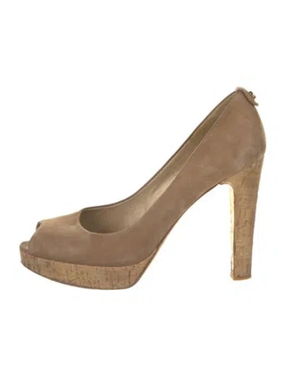 Pre-owned Stuart Weitzman Suede Pumps In Neutral