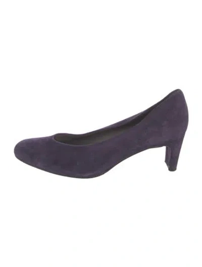 Pre-owned Stuart Weitzman Suede Pumps In Purple