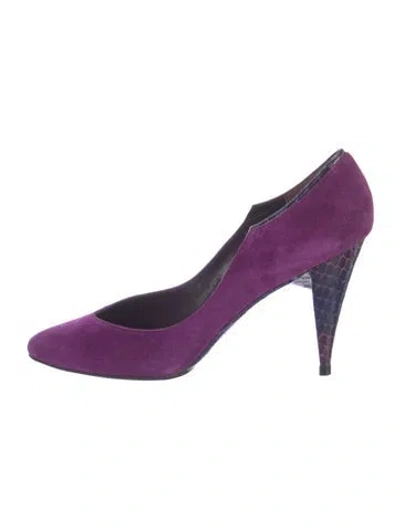 Pre-owned Stuart Weitzman Suede Pumps In Purple