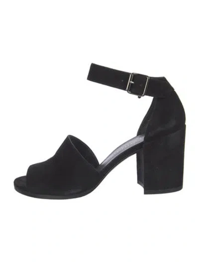 Pre-owned Stuart Weitzman Suede Sandals In Black