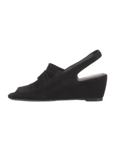 Pre-owned Stuart Weitzman Suede Slingback Sandals In Black