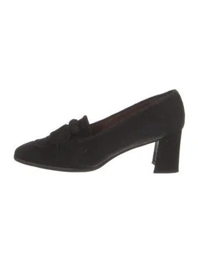 Pre-owned Stuart Weitzman Suede Tassel Accents Pumps In Black