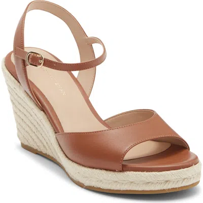 Stuart Weitzman Tia Wedge Sandal In Brown