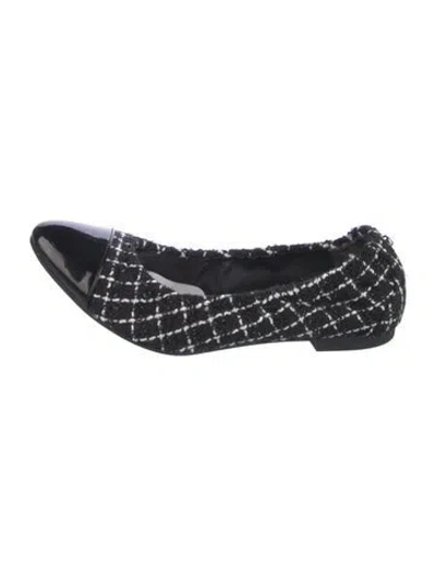 Pre-owned Stuart Weitzman Tweed Ballet Flats In Black
