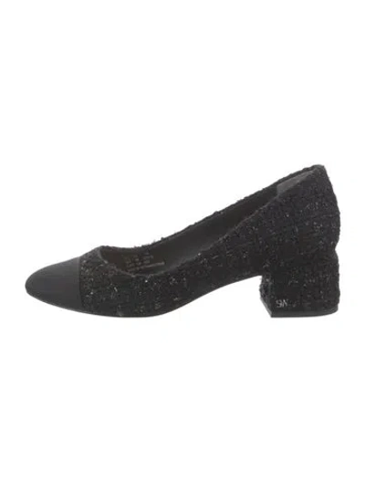 Pre-owned Stuart Weitzman Tweed Pattern Pumps In Black