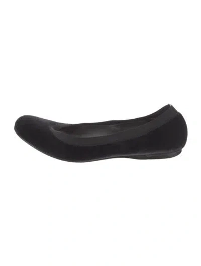 Pre-owned Stuart Weitzman Velvet Ballet Flats In Black