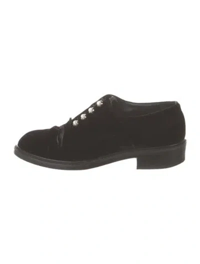 Pre-owned Stuart Weitzman Velvet Oxfords In Black