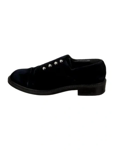 Pre-owned Stuart Weitzman Velvet Oxfords In Black