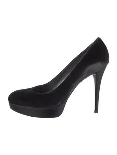 Pre-owned Stuart Weitzman Velvet Pumps In Black