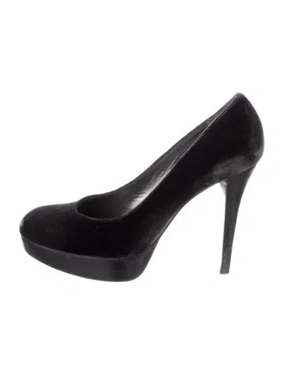 Pre-owned Stuart Weitzman Velvet Pumps In Black