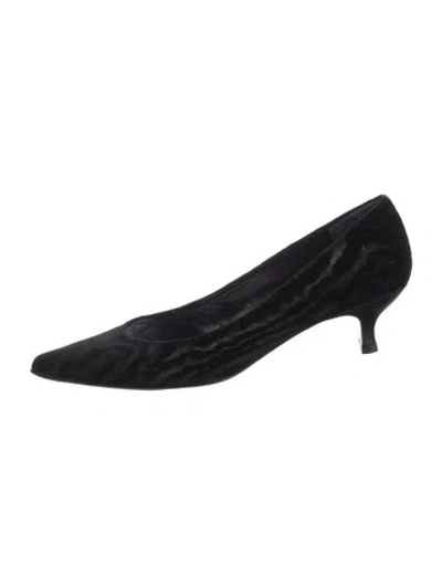 Pre-owned Stuart Weitzman Velvet Pumps In Black