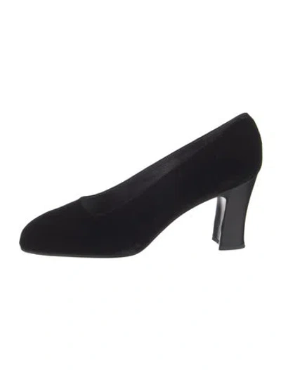 Pre-owned Stuart Weitzman Velvet Pumps In Black