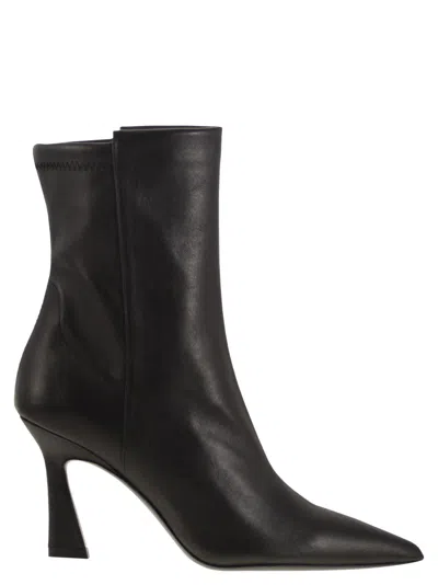 Stuart Weitzman Vinnie Leather Ankle Boot In Black