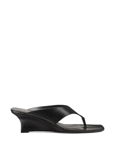 Stuart Weitzman Vinnie Wedge Sandals In Black