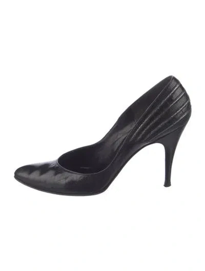 Pre-owned Stuart Weitzman Vintage Leather Pumps In Black
