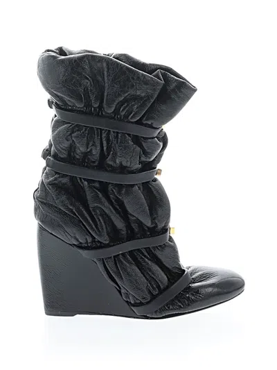 Pre-owned Stuart Weitzman Wedges In Black