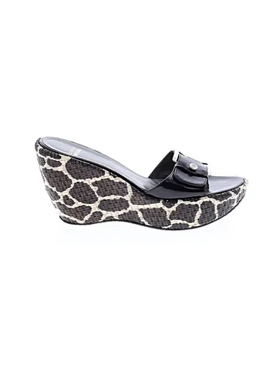 Pre-owned Stuart Weitzman Wedges In Black