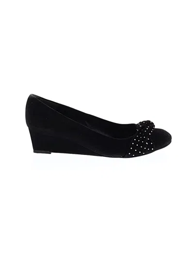 Pre-owned Stuart Weitzman Wedges In Black