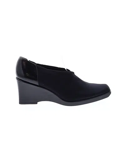 Pre-owned Stuart Weitzman Wedges In Black