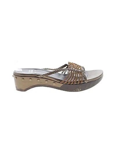 Pre-owned Stuart Weitzman Wedges In Brown