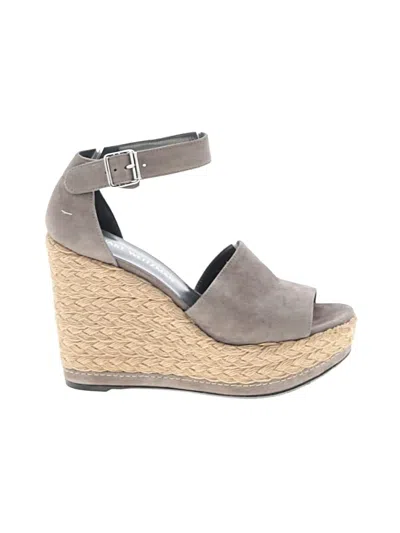 Pre-owned Stuart Weitzman Wedges In Gray