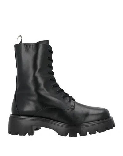 Stuart Weitzman Woman Ankle Boots Black Size 5.5 Leather