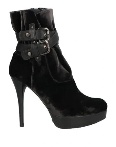 Stuart Weitzman Woman Ankle Boots Black Size 5.5 Textile Fibers