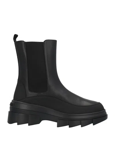 Stuart Weitzman Ankle Boots In Black