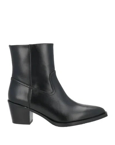 Stuart Weitzman Woman Ankle Boots Black Size 7 Leather
