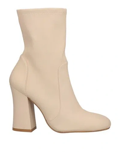 Stuart Weitzman Woman Ankle Boots Cream Size 5.5 Soft Leather In White