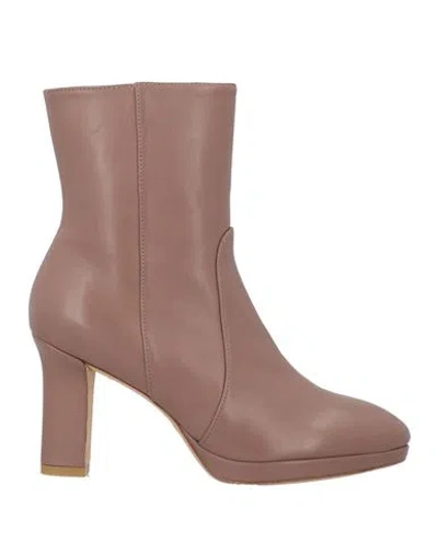 Stuart Weitzman Woman Ankle Boots Light Brown Size 5 Leather In Neutral