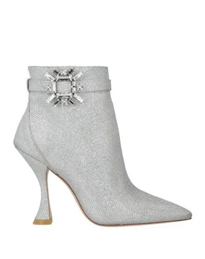 Stuart Weitzman Woman Ankle Boots Silver Size 7.5 Leather