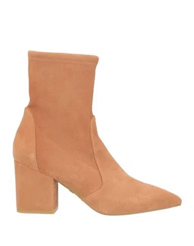 Stuart Weitzman Woman Ankle Boots Tan Size 9 Soft Leather In Brown