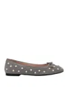 Stuart Weitzman Ballet Flats In Grey
