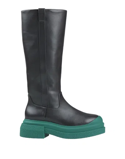 Stuart Weitzman Knee Boots In Black