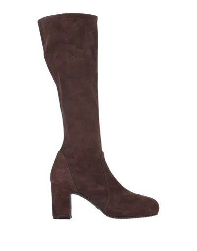 Stuart Weitzman Knee Boots In Brown