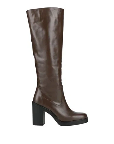 Stuart Weitzman Woman Boot Chocolate Brown Size 8.5 Leather