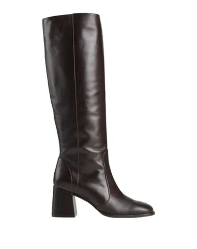 Stuart Weitzman Woman Boot Dark Brown Size 7.5 Leather