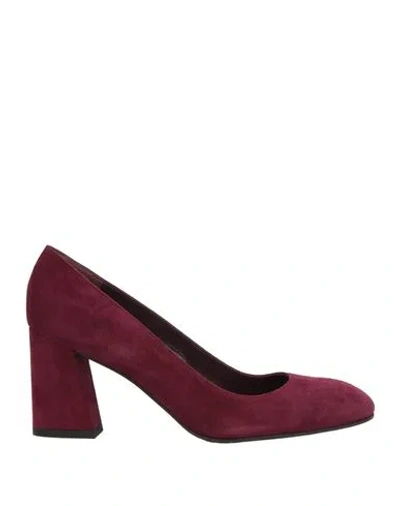 Stuart Weitzman Woman Pumps Burgundy Size 5.5 Leather