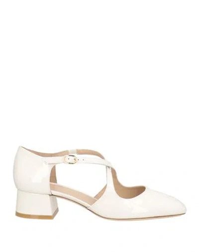 Stuart Weitzman Woman Pumps Cream Size 7.5 Leather In White