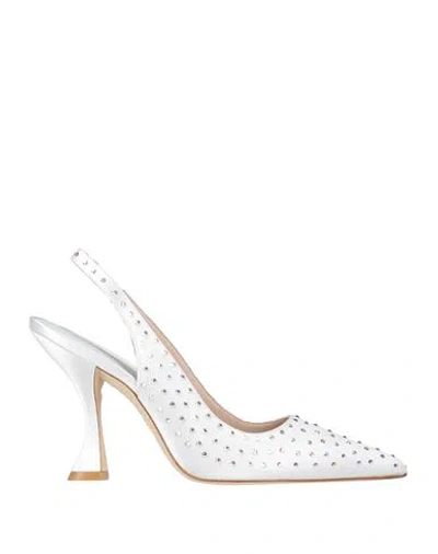 STUART WEITZMAN STUART WEITZMAN WOMAN PUMPS WHITE SIZE 8 TEXTILE FIBERS
