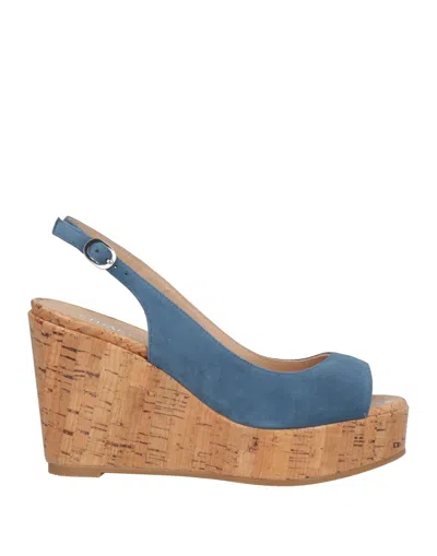 Stuart Weitzman Sandals In Blue