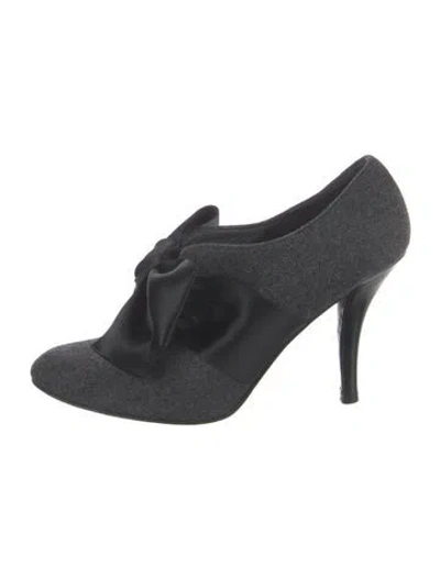 Pre-owned Stuart Weitzman Wool Bow Accents Pumps In Multi