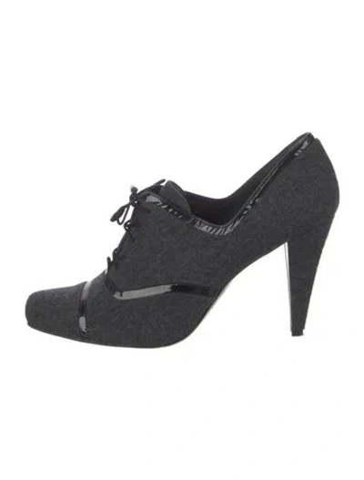 Pre-owned Stuart Weitzman Wool Pumps In Blue