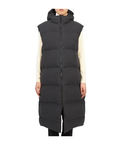 Studio Nicholson Hooded, Thick, Sleeveless Cotton-padded Jacket In Black