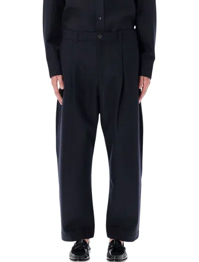 STUDIO NICHOLSON STUDIO NICHOLSON CROPPED WOOL NAVY TUCK TROUSERS