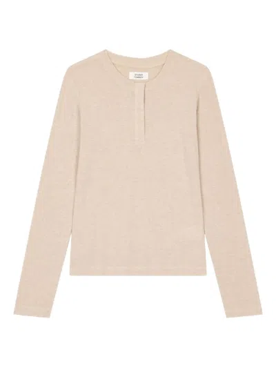 Studio Tomboy Henley-neck T-shirt In Neutral