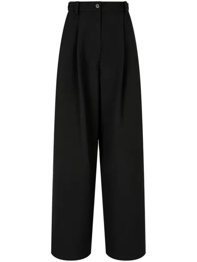 Studio Tomboy Rear-pocket Two-tuck Trousers In Black