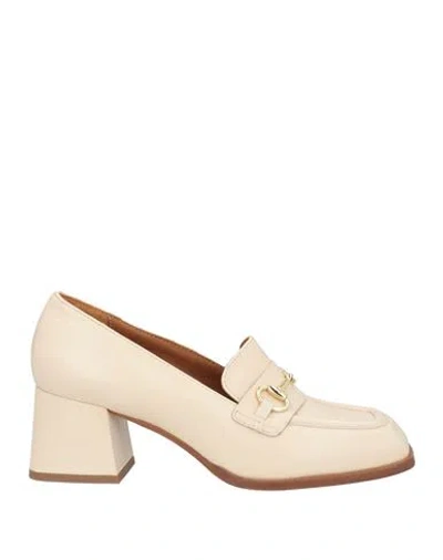 Studiouno® Studiouno Woman Loafers Ivory Size 6 Soft Leather In White