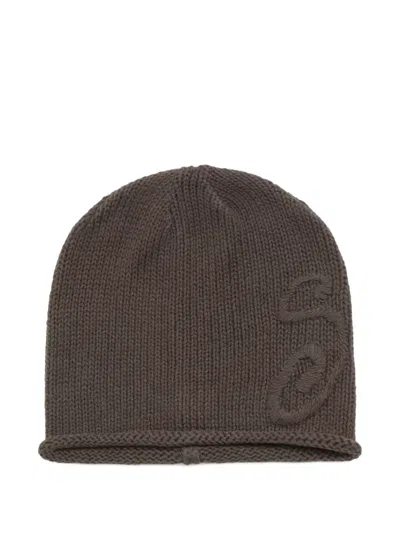 Stussy Embroidered-logo Knitted Beanie Hat In Brown